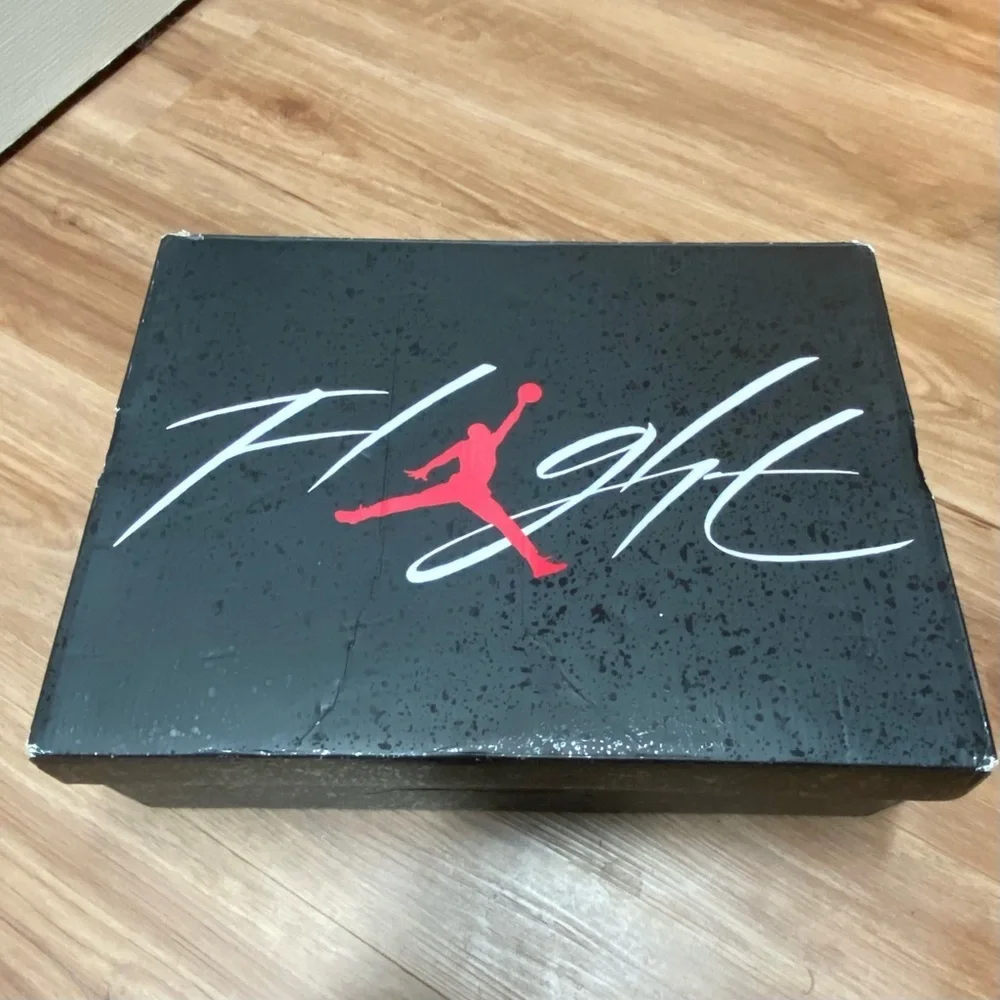 2023 Air Jordan 4 Retro “Red Cement” Size 11.5